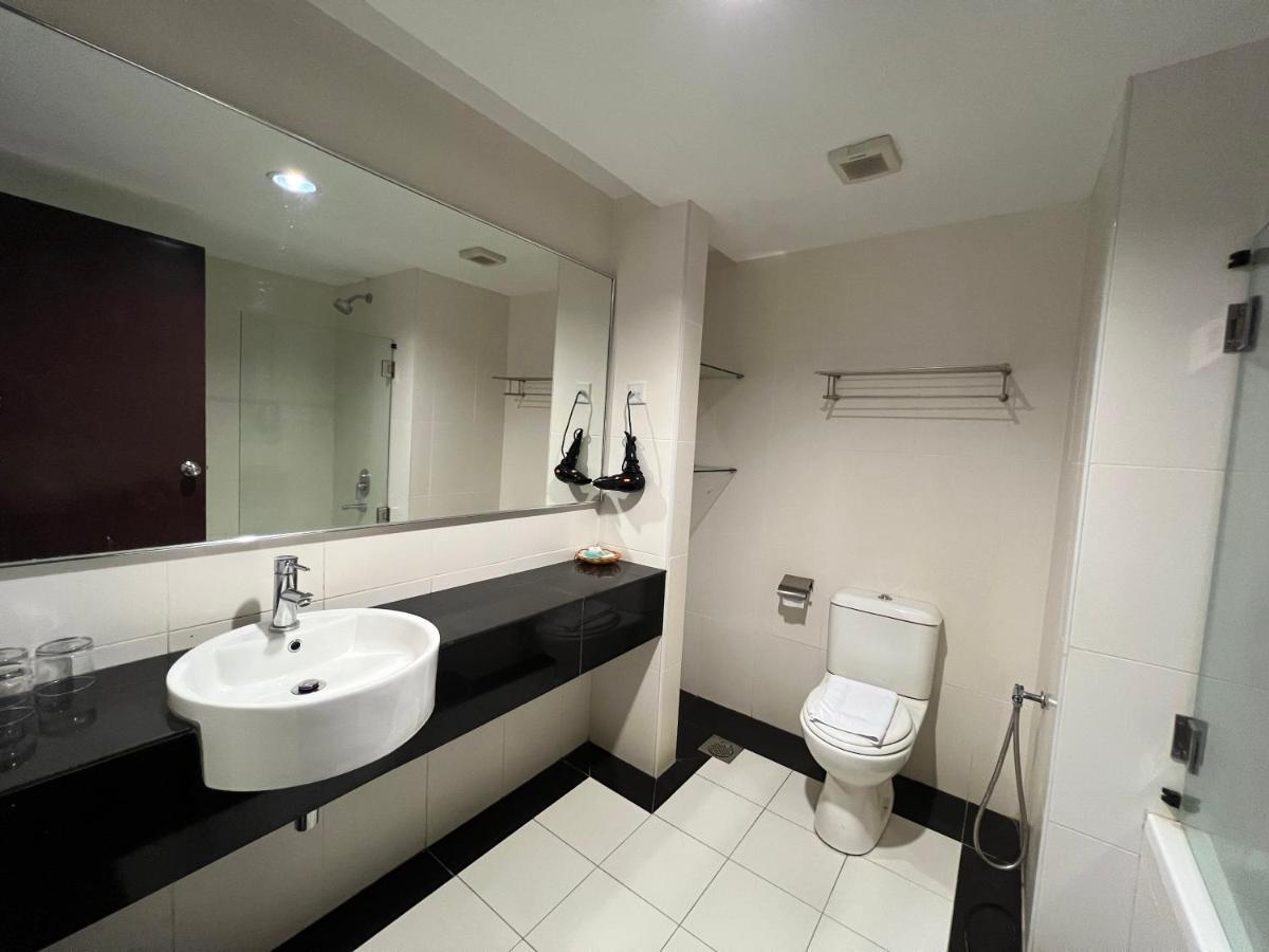 Hotel Yt Midtown Куала-Тренгану Экстерьер фото
