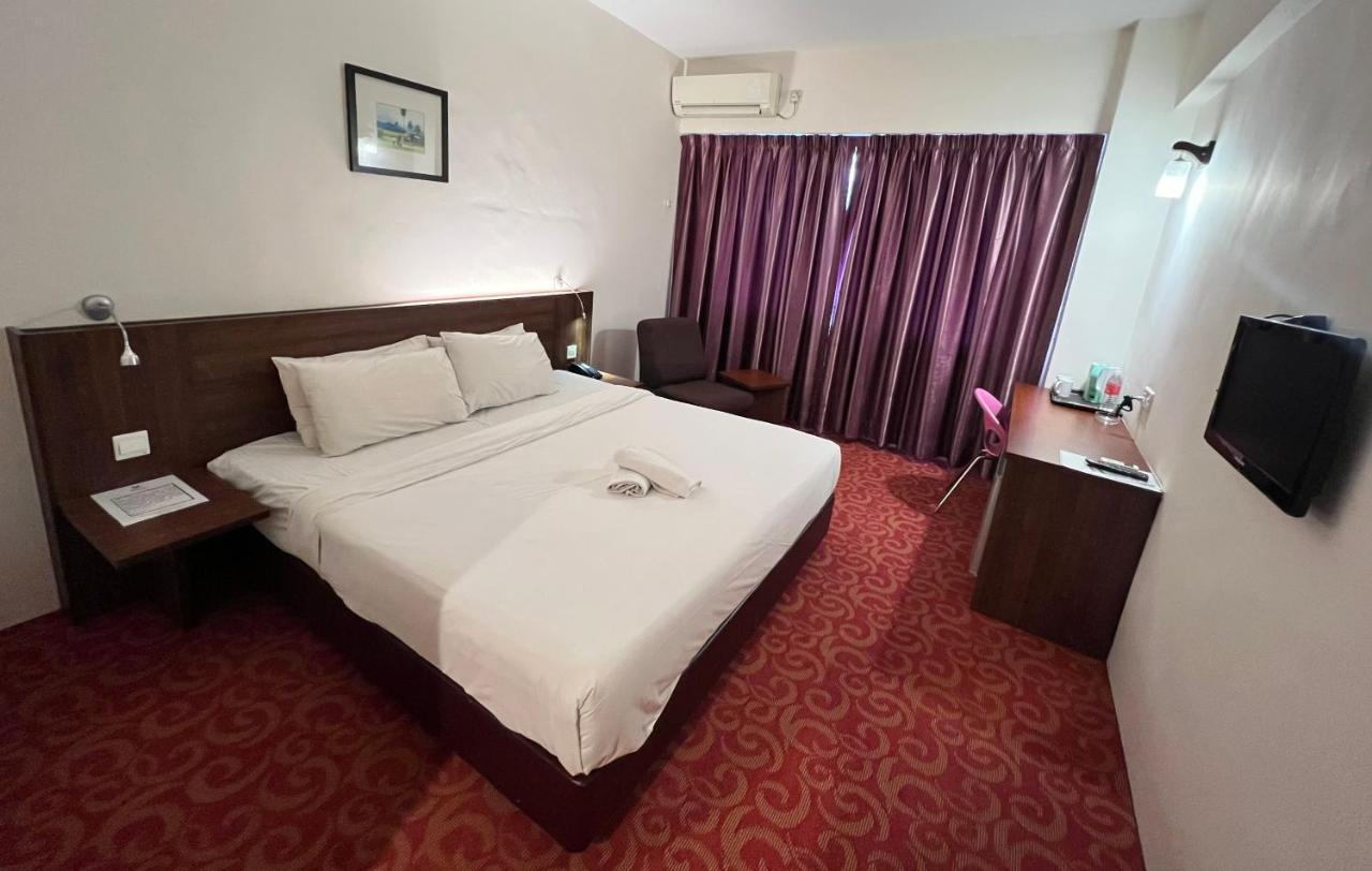 Hotel Yt Midtown Куала-Тренгану Экстерьер фото